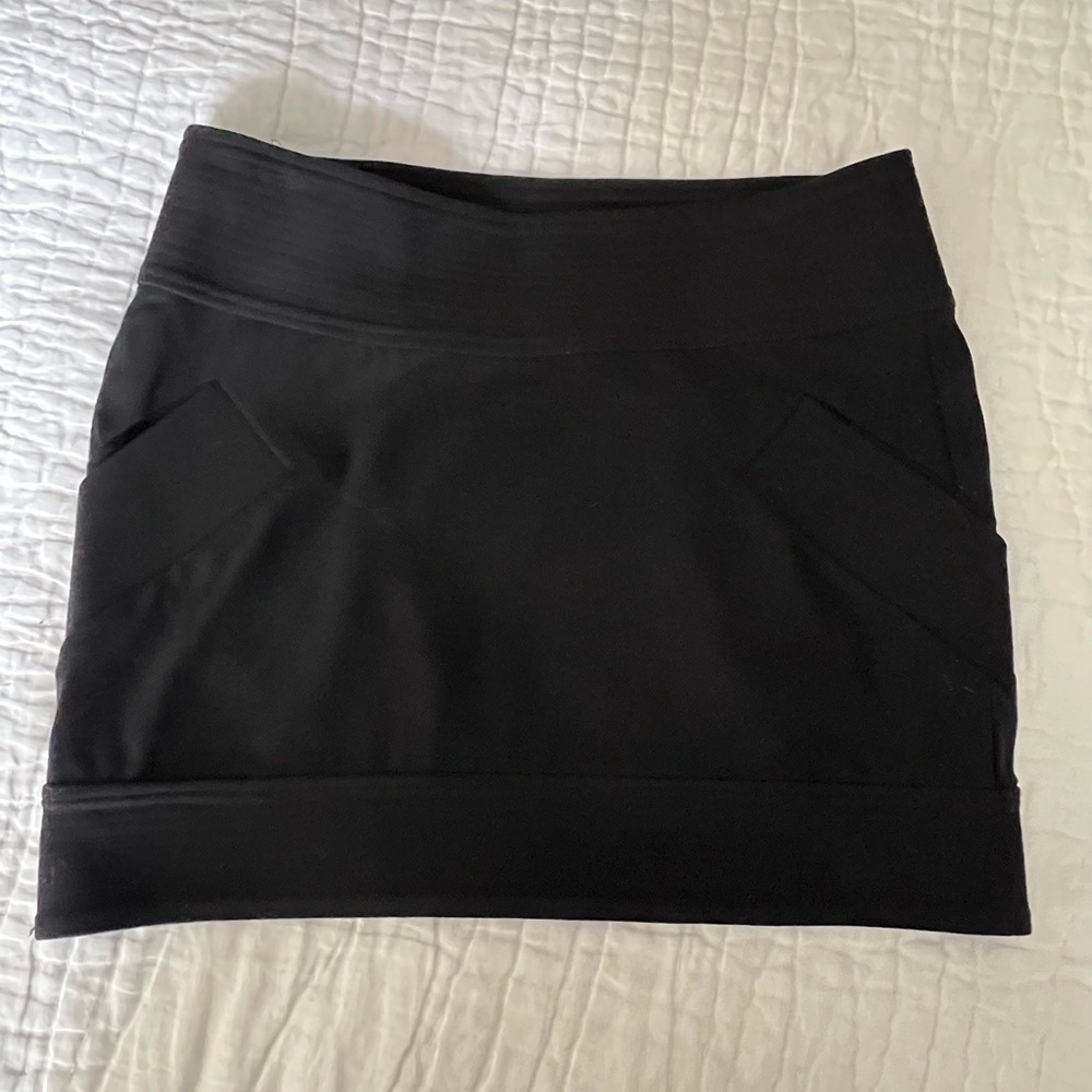 Diane Von Furstenberg black mini skirt M